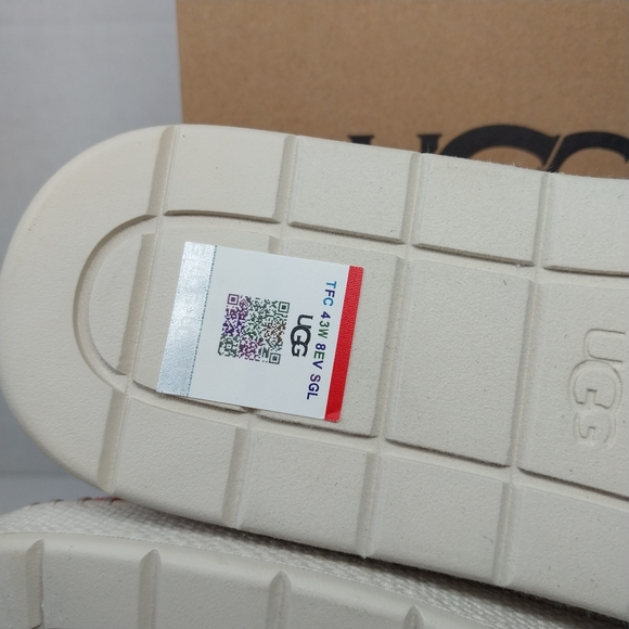 UGG "Luchiah" Womens size 6 Slip on Peach Bliss Sneakers BRAND NEW with Box - Picture 14 of 15